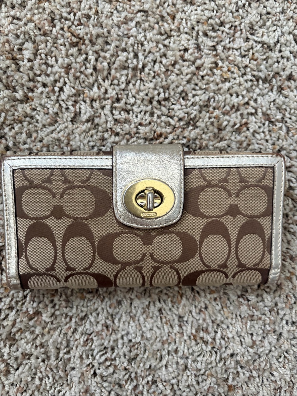 Women signature C canvas and leather coach wallet